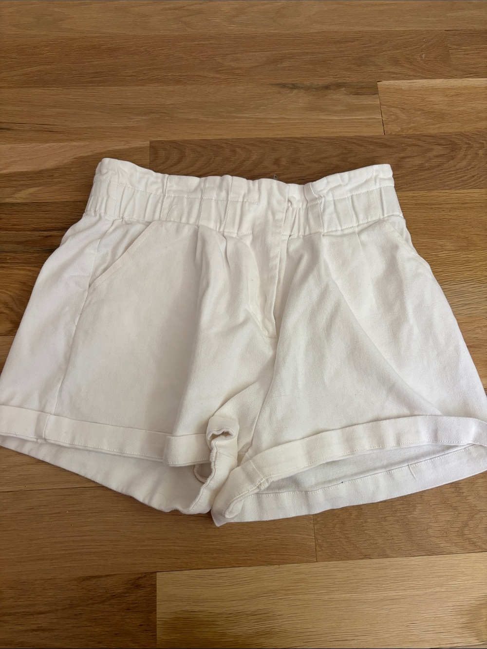 Skies Are Blue White High-Waist Elastic Shorts